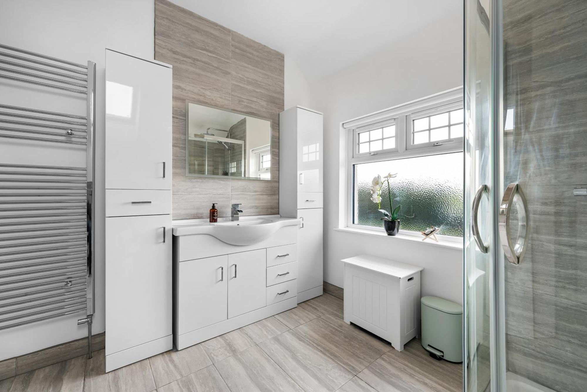 Long Term And Summer Special Offer! 5-Bedroom Spacious, Stunning Design, Sociable Areas & Cosy House Near South Downs Park, Sleeps 11 With Games Room, Private Parking And Garden- By Blue Puffin Stays Waterlooville Dış mekan fotoğraf