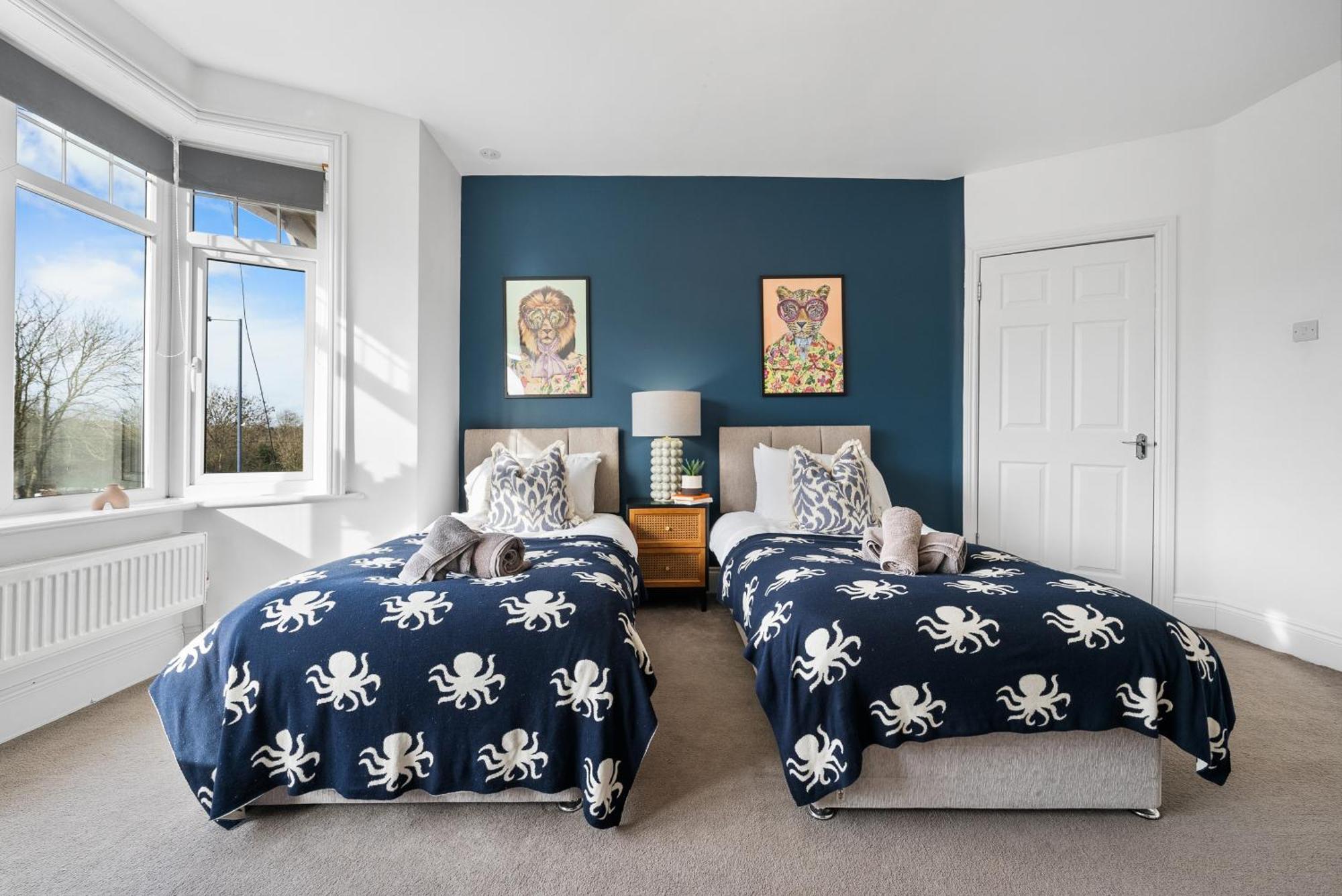 Long Term And Summer Special Offer! 5-Bedroom Spacious, Stunning Design, Sociable Areas & Cosy House Near South Downs Park, Sleeps 11 With Games Room, Private Parking And Garden- By Blue Puffin Stays Waterlooville Dış mekan fotoğraf