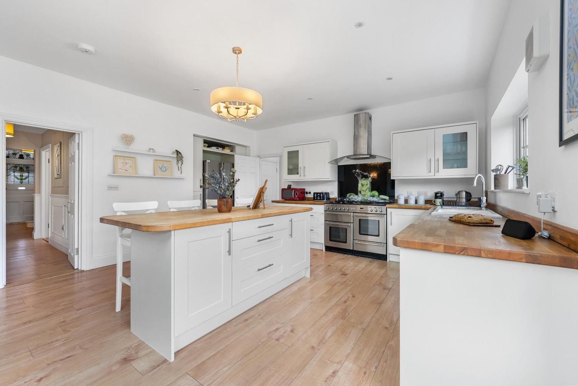 Long Term And Summer Special Offer! 5-Bedroom Spacious, Stunning Design, Sociable Areas & Cosy House Near South Downs Park, Sleeps 11 With Games Room, Private Parking And Garden- By Blue Puffin Stays Waterlooville Dış mekan fotoğraf