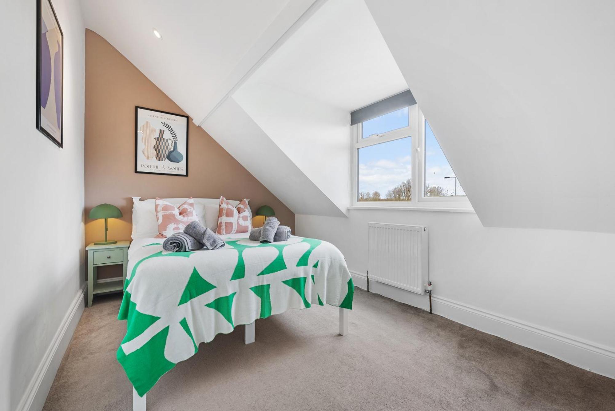 Long Term And Summer Special Offer! 5-Bedroom Spacious, Stunning Design, Sociable Areas & Cosy House Near South Downs Park, Sleeps 11 With Games Room, Private Parking And Garden- By Blue Puffin Stays Waterlooville Dış mekan fotoğraf