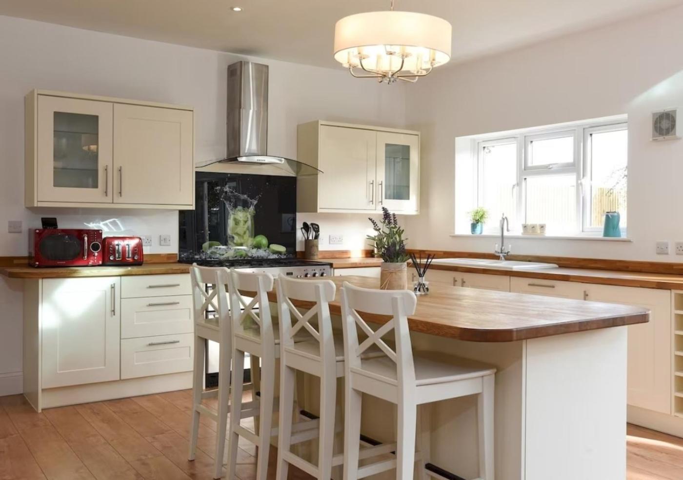 Long Term And Summer Special Offer! 5-Bedroom Spacious, Stunning Design, Sociable Areas & Cosy House Near South Downs Park, Sleeps 11 With Games Room, Private Parking And Garden- By Blue Puffin Stays Waterlooville Dış mekan fotoğraf