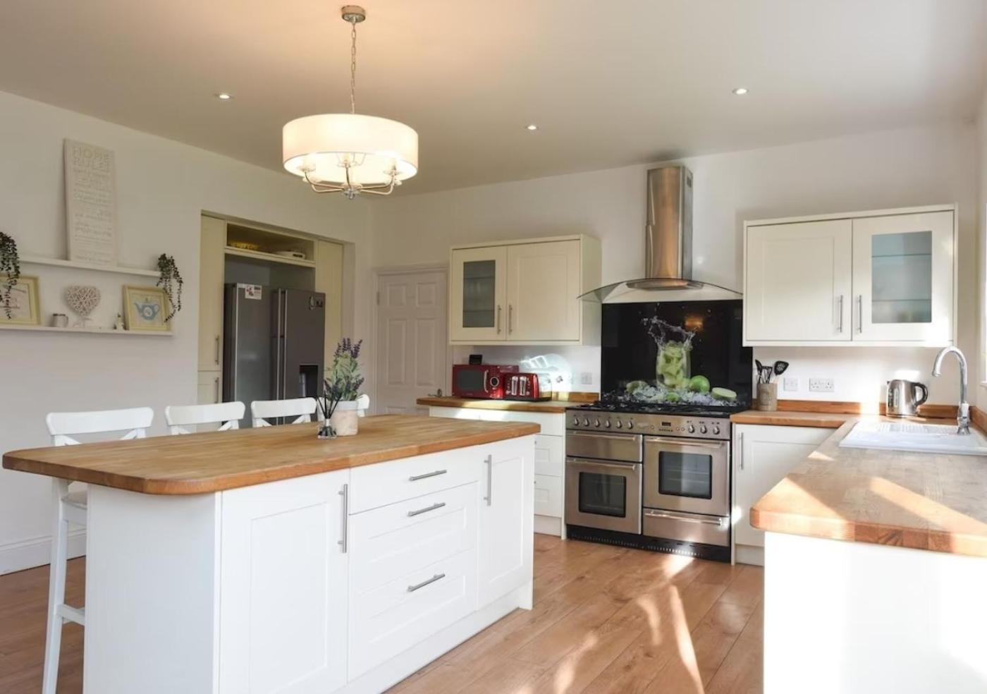 Long Term And Summer Special Offer! 5-Bedroom Spacious, Stunning Design, Sociable Areas & Cosy House Near South Downs Park, Sleeps 11 With Games Room, Private Parking And Garden- By Blue Puffin Stays Waterlooville Dış mekan fotoğraf